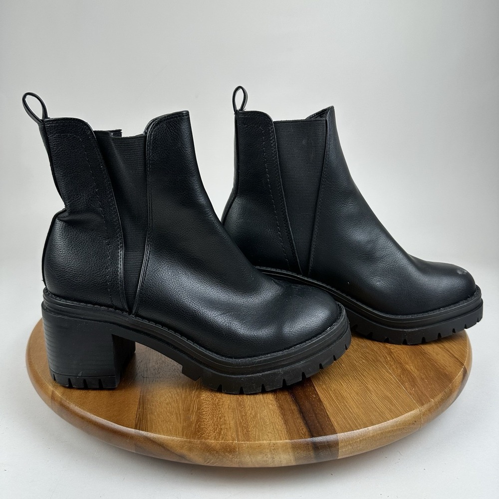 Womens Mia Adea Black Faux Leather Lug Sole Platform Chelsea Boots Size 8 M GUC